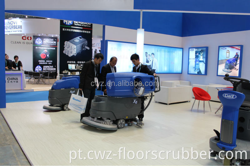 Equipamento de limpeza Powered Floor Scrubber